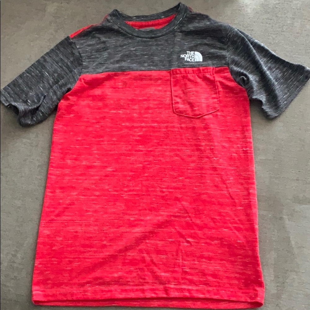 Boys North Face tshirt